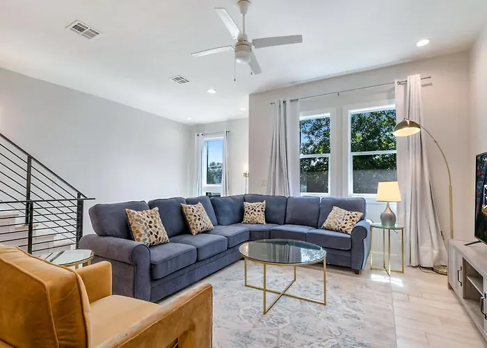 Beautiful Townhouse In A Gated Community