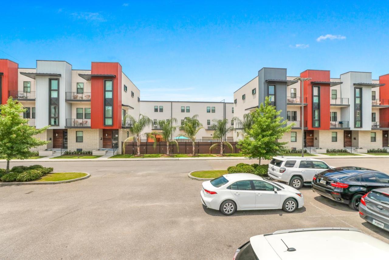 Beautiful Townhouse In A Gated Community * New Orleans