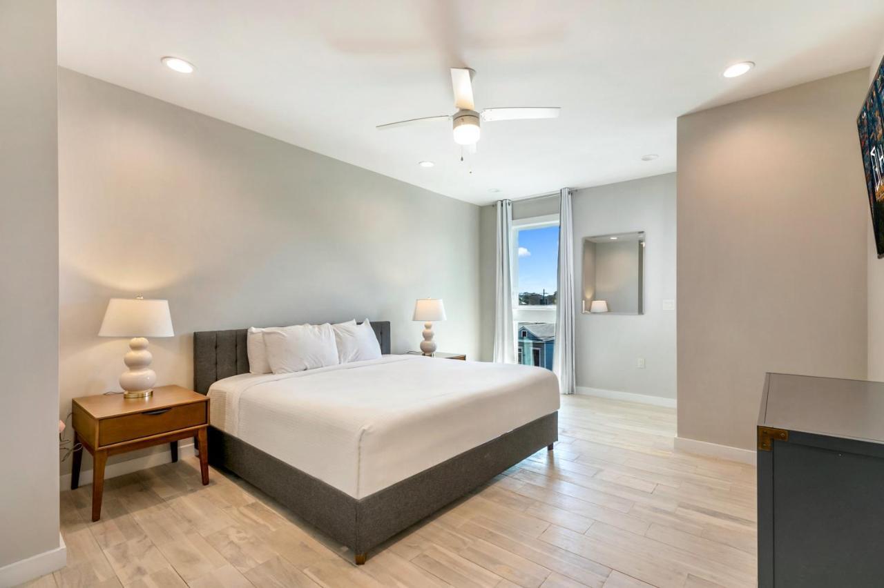 Beautiful Townhouse In A Gated Community * New Orleans