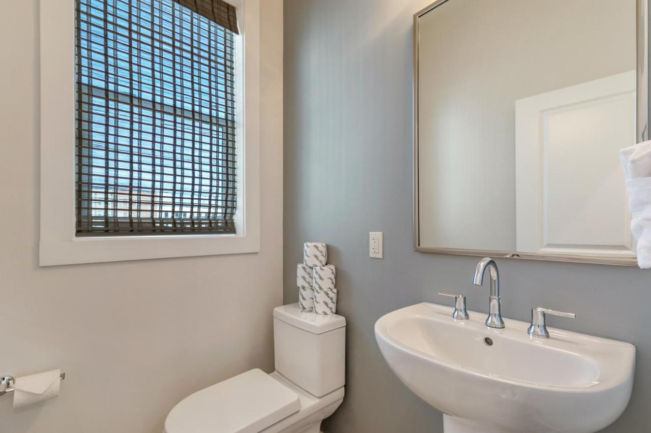 Beautiful Townhouse In A Gated Community Holiday home *
